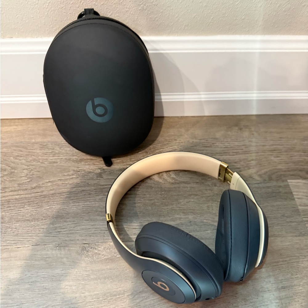 Beats Over-Ear Headphones with Case - Black and Cream